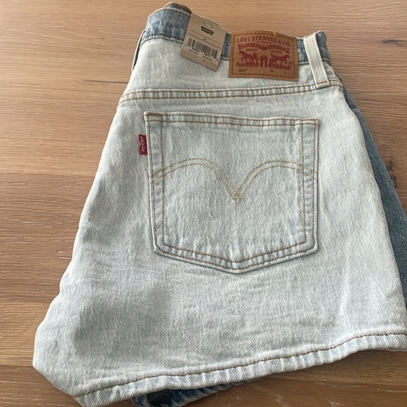 Levi's high rise shirts - Picture 7 of 8